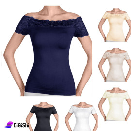 Solitaire Women's Lace Quarter Sleeve Sweatshirt