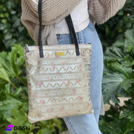 Women's Big Shoulder Bag BURRBERRY Logo Leather Beige Color
